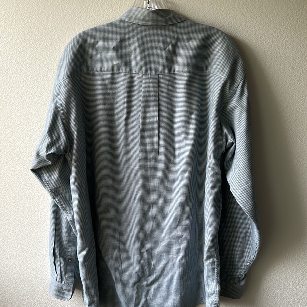 Patagonia shirt Men's size Medium light blue white herringbone plaid button up - Picture 6 of 9